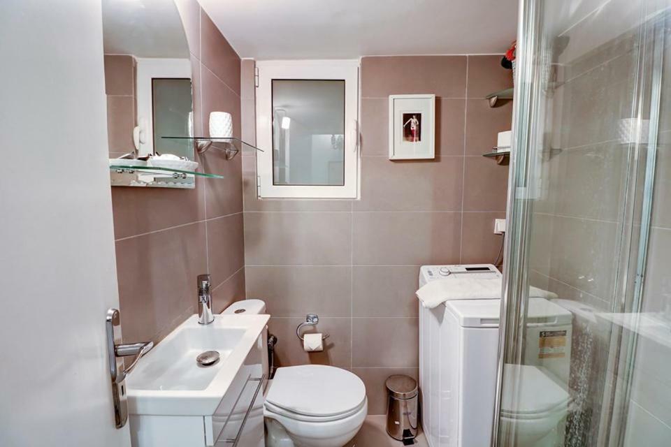 Victoria Jewels Apartment Athen